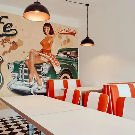 Autohof By Andrew - Apartment